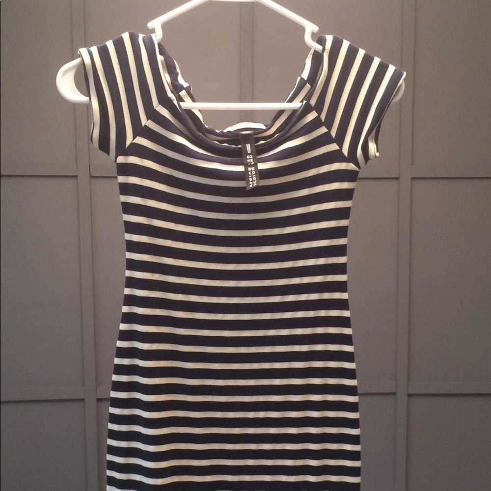 Lord and Taylor bodycon dress XS great condition - Picture 3 of 6